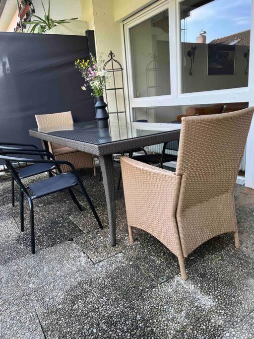 Reiheneckhaus Mit Garten Und Terasse Tettnang Exterior foto